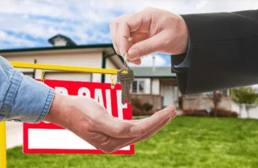 The Benefits of Working with a Real Estate Agent for Buying or Selling Property