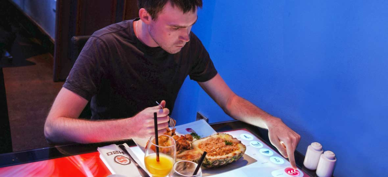 Smart Dining: How Technology is Elevating the Culinary Experience in Casino Restaurants