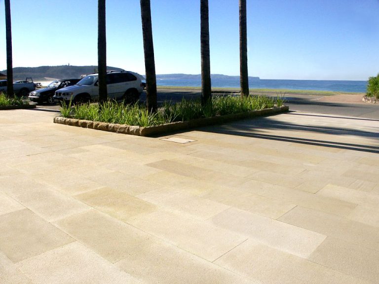 The Versatility of Sandstone: Applications in Masonry and Cladding