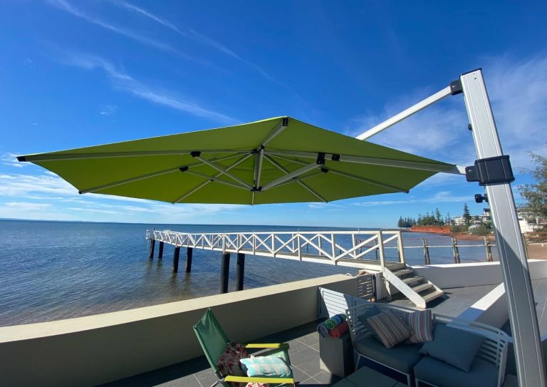 Investing in Durability: Why are Cantilever Umbrellas Beneficial for Businesses?