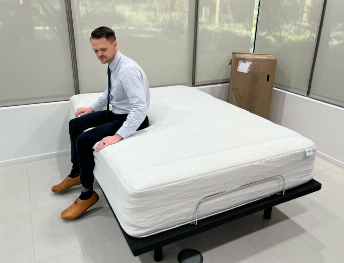 Incorporating High-End Mattresses Without Fiberglass into Luxury Homes