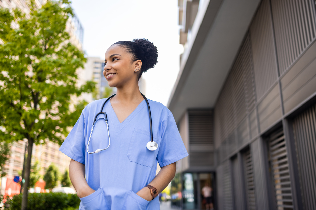 Guidelines for Traveling Nurses: Opportunities and Tips for Successful Assignments