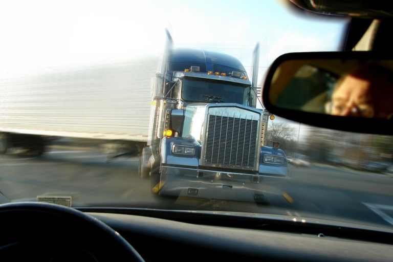 Maximizing Compensation: The Role of a Truck Crash Lawyer in New Jersey