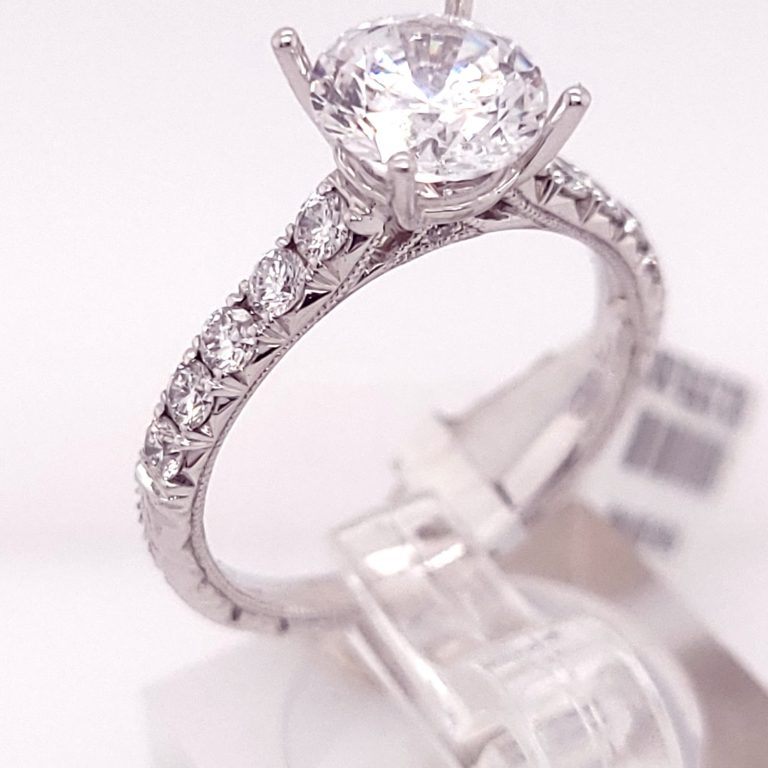How Do You Choose Between Different Types of Diamond Jewelry Settings?